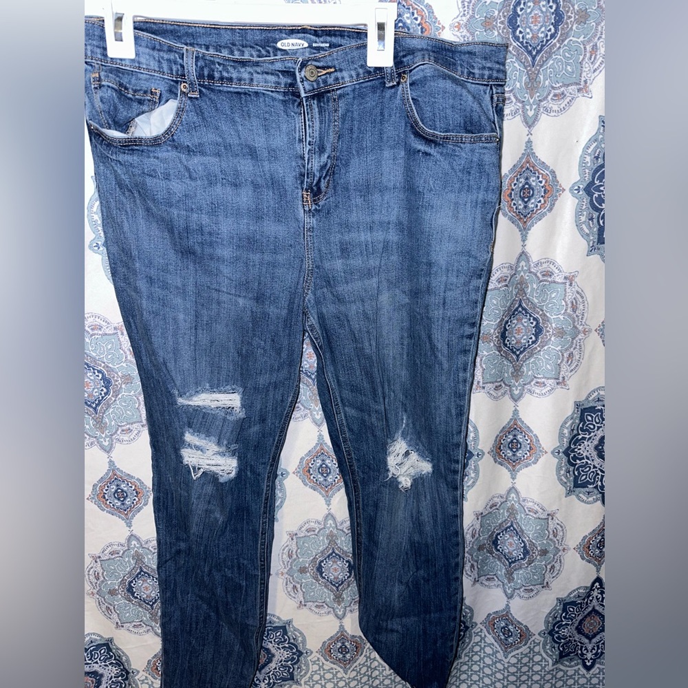 I have these boyfriend jeans from Old Navy and very very good condition